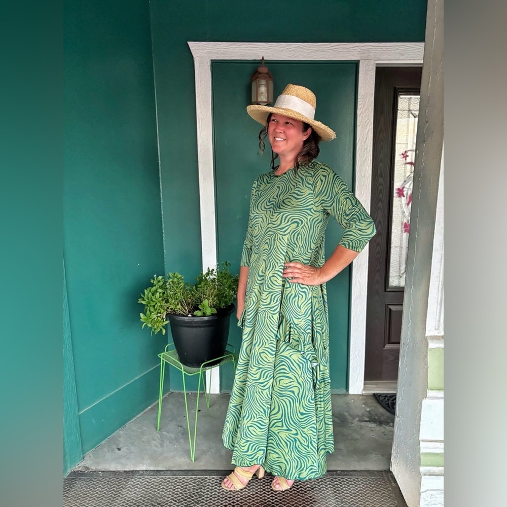 Zadie B’S Green Abstract Swirl Maxi Dress with 3/4 Sleeves - Picture 5 of 5